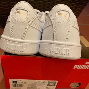 Puma Vikky V2 Leather Size 8